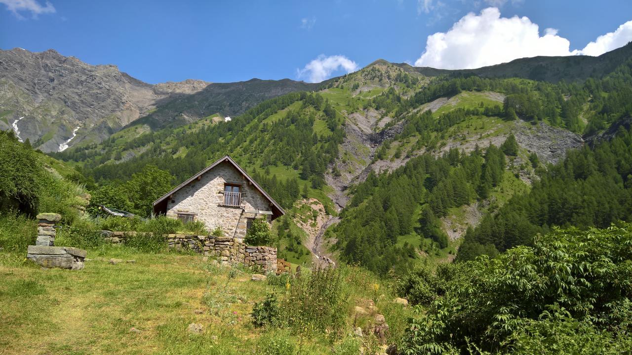 Hotel Les Fauvettes Saint-Leger-les-Melezes Exterior foto